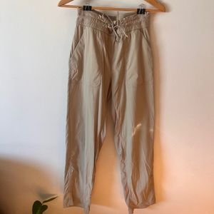 Lululemon / High rise dance studio jogger in Riverstone